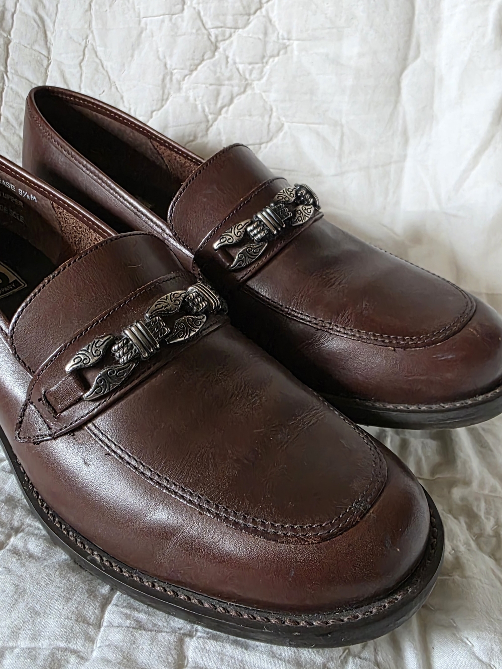 Women's Vintage Leather Loafers with Decorative Bit